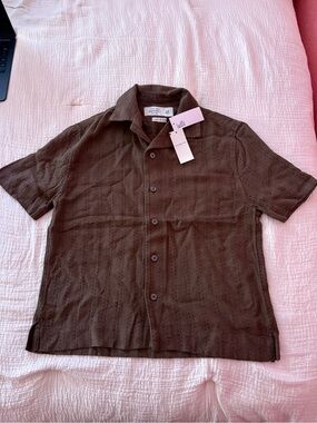 Short Sleeve Button-Up Shirt in brown